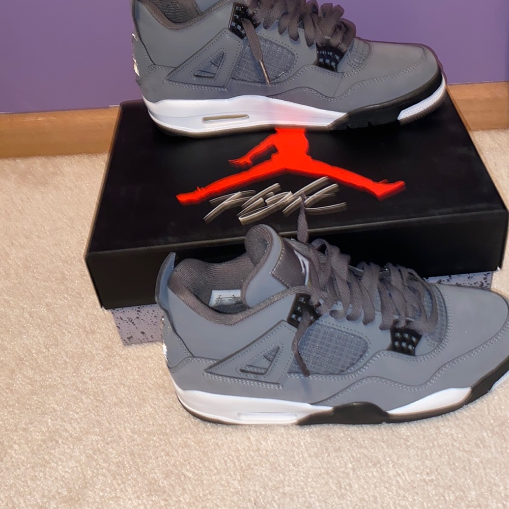 Cool grey jordan 4 | Size 9